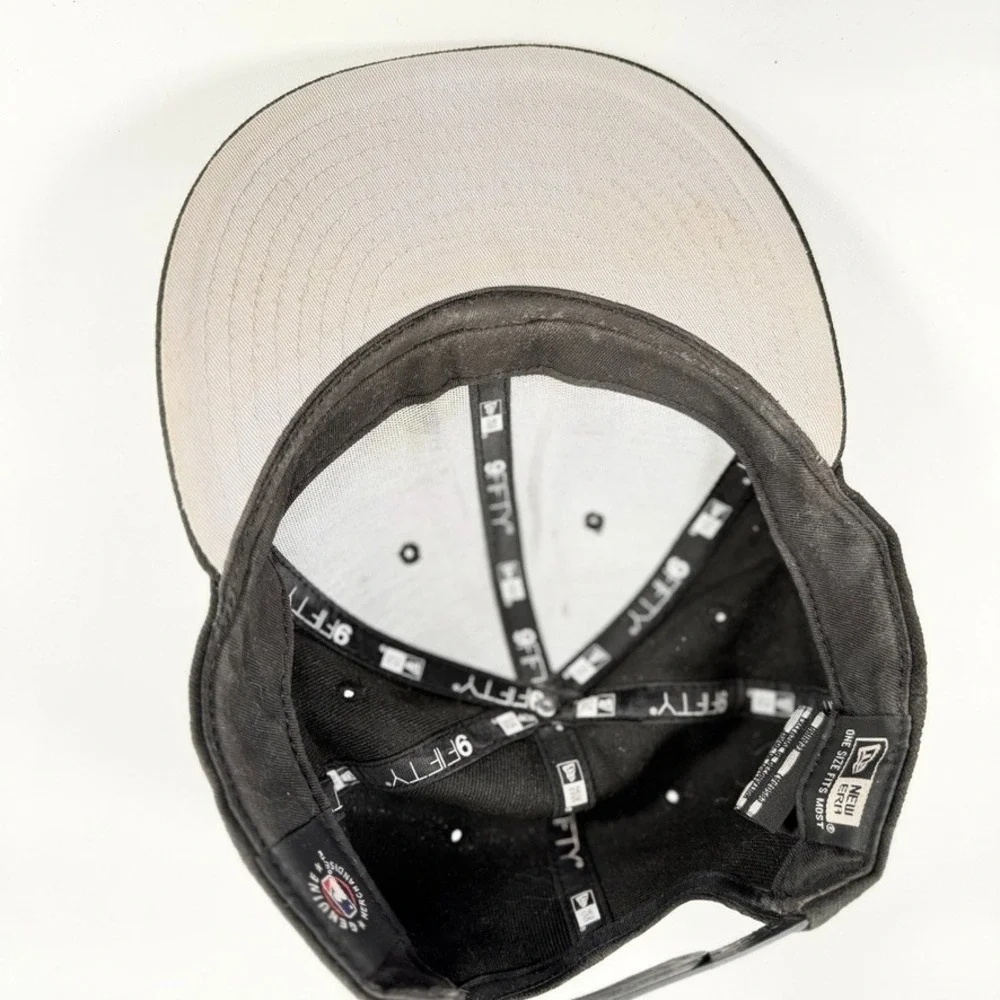 New York Mets New Era 9FIFTY Hat Blackout Tonal Black Logo Snapback Cap - Picture 6 of 7